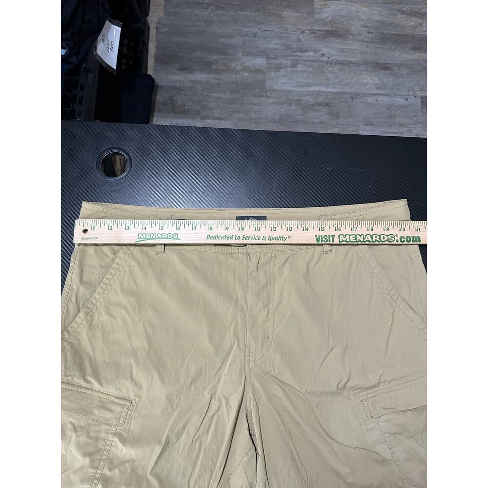 REI Co-op Tan Belted Nylon Cargo Shorts Size 40 Hiking Outdoor Breathable - Picture 4 of 13